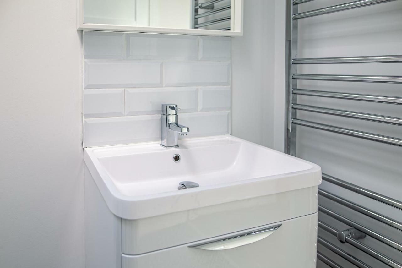 The Views Apartment Нюкасъл Екстериор снимка